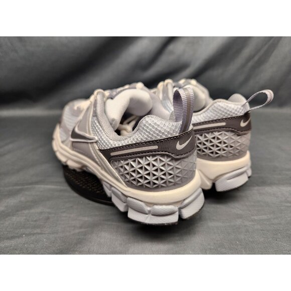 Nike Boys Vomero 5 (GS) Sneakers Mesh Pure Platinum Silver Size 4.5 NEW NO BOX! - Picture 6 of 11